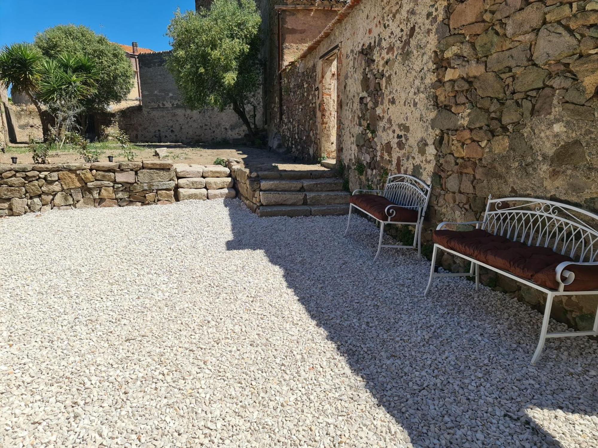 Borgo Santo Stefano Villa Oschiri ภายนอก รูปภาพ